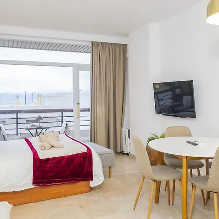 Апартаменти Cubo's Estudio Seaview Santa Clara 127